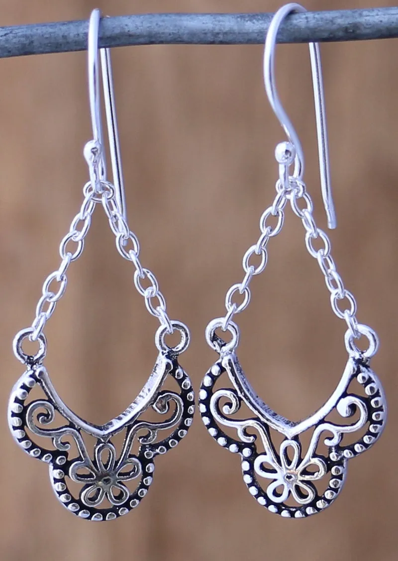 Daisy Chain Silver Earrings