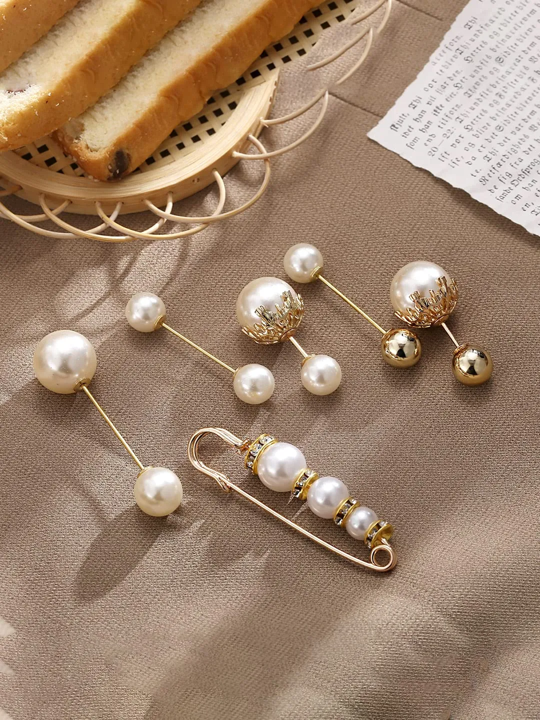 Yellow Chimes Brooch for Women and Girls | 6 Pcs Pearl Brooch Pins Sweater Shawl Clips Faux Pearl | Collar Safety Pin Clothing Dresses Decoration Accessories | Birthday Gift for Girls and Women